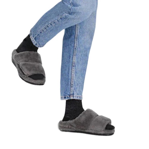 UGG Other - NWOB UGG Men’s Fluff Charcoal Slip On Silhouette Velcro Strap Slippers Wool 9